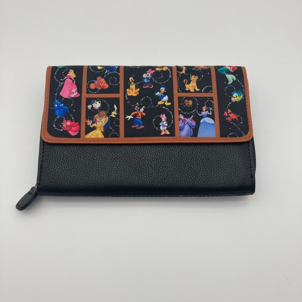 Disney Bradford Exchange Ultimate Magic Character Collage Trifold Wallet 2018
